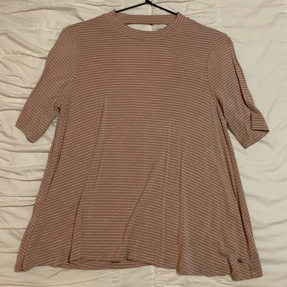 American Eagle flowy top
